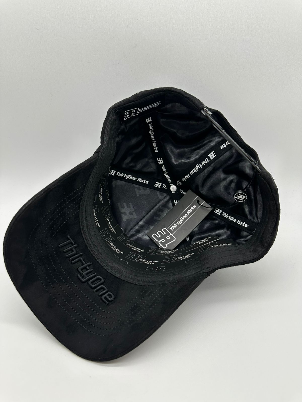 "LA CHROME BLACK IN BLACK SILVER"